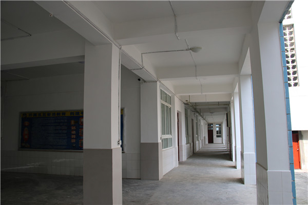 6教室走廊.jpg